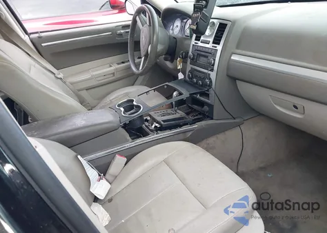 2010 Chrysler 300 Touring/Signature Series/Executive Series from USA, damaged, VIN 2C3CA5CV4AH305372